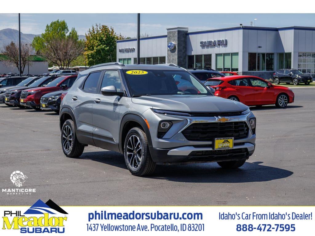 2025 Chevrolet TrailBlazer LT in Sterling Gray Metallic — front three-quarter view