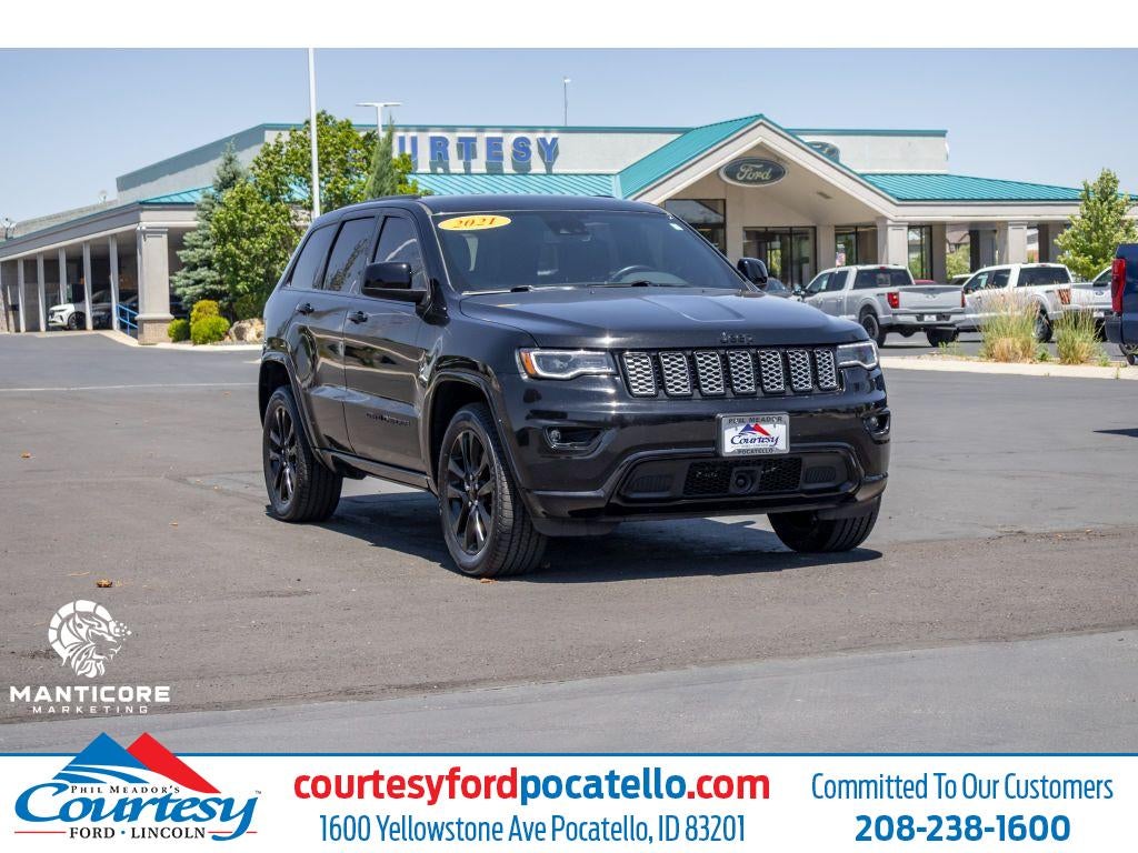 2021 Jeep Grand Cherokee Laredo X 4x4 Altitude Package in Black — front three-quarter view