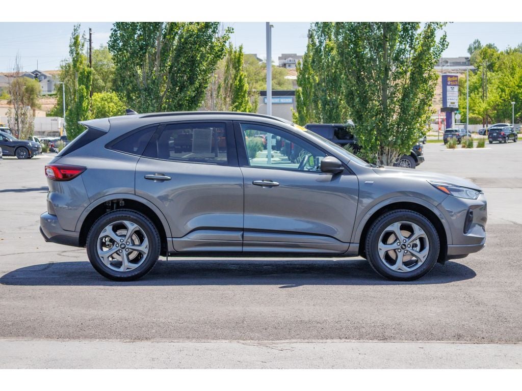 2023 Ford Escape — side profile view